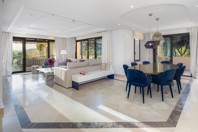3 sypialnia Apartament na sprzedaż w Nueva Andalucia, Marbella z basenem - 1 450 000 € (Ref: 8879504)