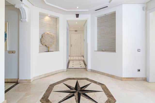 3 sypialnia Apartament na sprzedaż w Nueva Andalucia, Marbella z basenem - 1 450 000 € (Ref: 8879504)