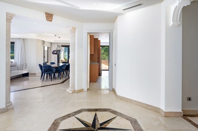 3 sypialnia Apartament na sprzedaż w Nueva Andalucia, Marbella z basenem - 1 450 000 € (Ref: 8879504)