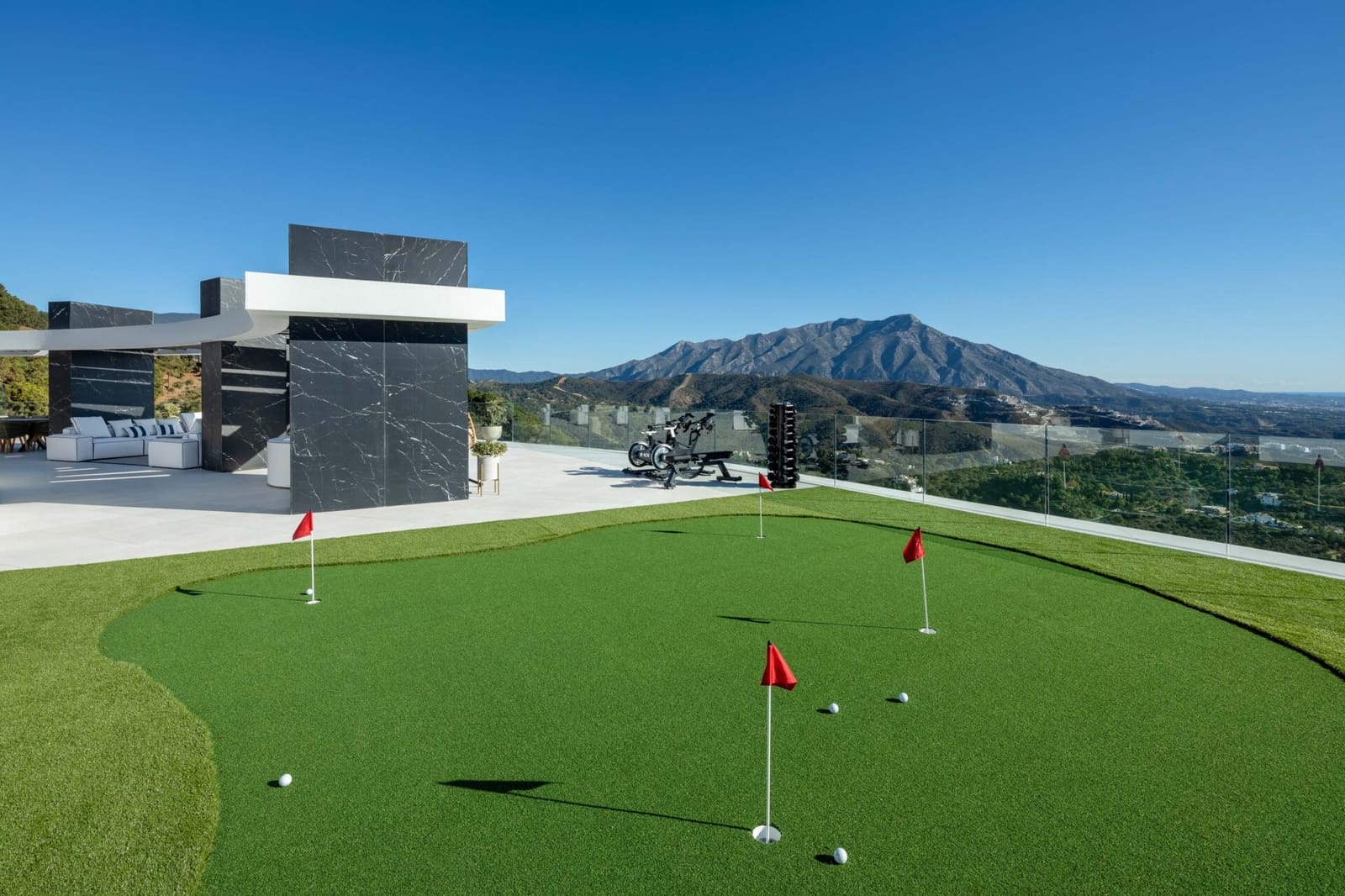 9 soverom Villa til salgs i La Zagaleta med svømmebasseng garasje - € 27 000 000 (Ref: 8884054)