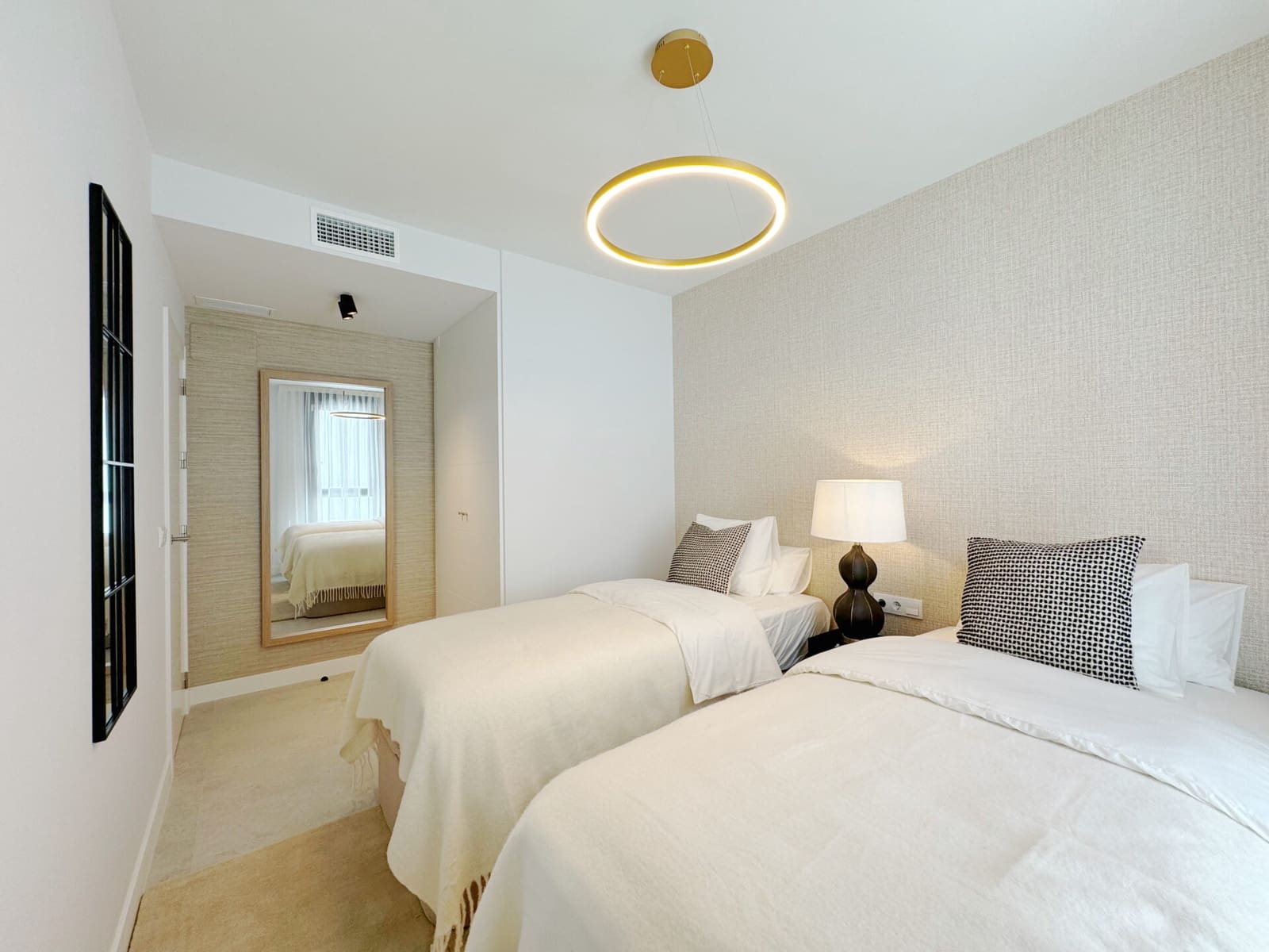 3 makuuhuone Huoneisto myytävänä paikassa Estepona mukana uima-altaan 
autotalli - 695 000 € (Ref: 8894569)