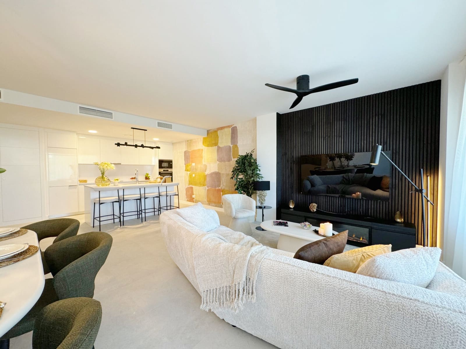 3 makuuhuone Huoneisto myytävänä paikassa Estepona mukana uima-altaan 
autotalli - 695 000 € (Ref: 8894569)