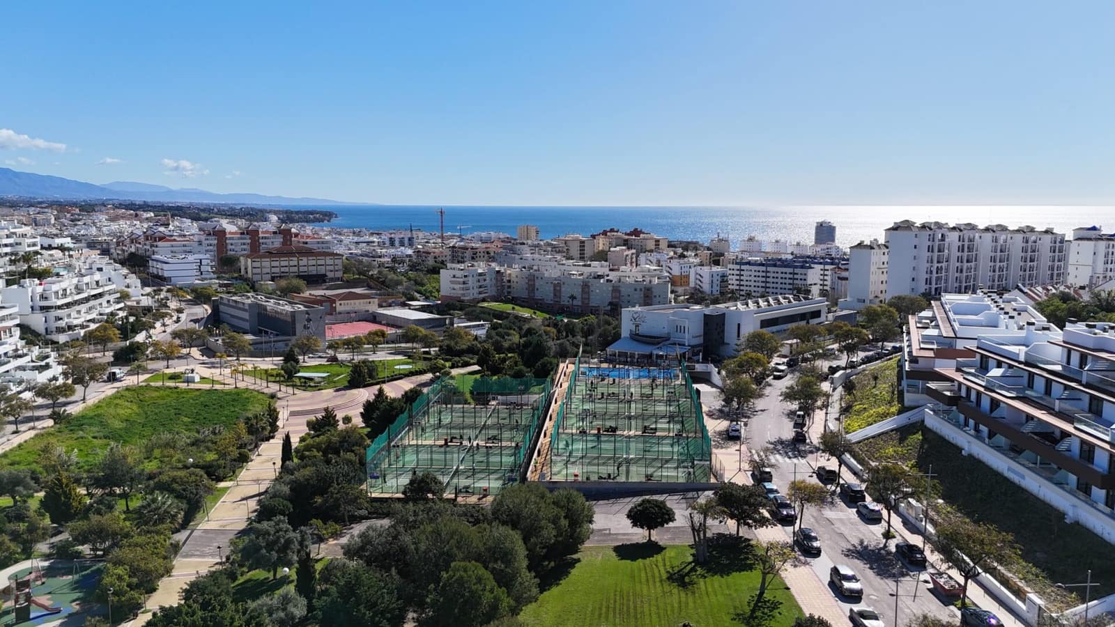 3 makuuhuone Huoneisto myytävänä paikassa Estepona mukana uima-altaan 
autotalli - 695 000 € (Ref: 8894569)