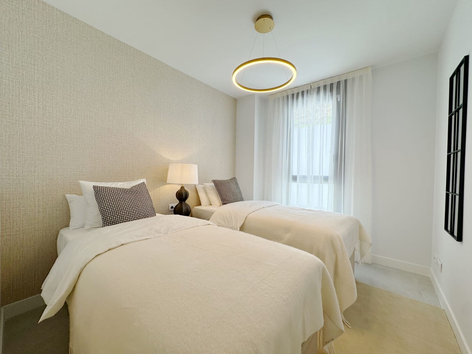 3 makuuhuone Huoneisto myytävänä paikassa Estepona mukana uima-altaan 
autotalli - 695 000 € (Ref: 8894569)