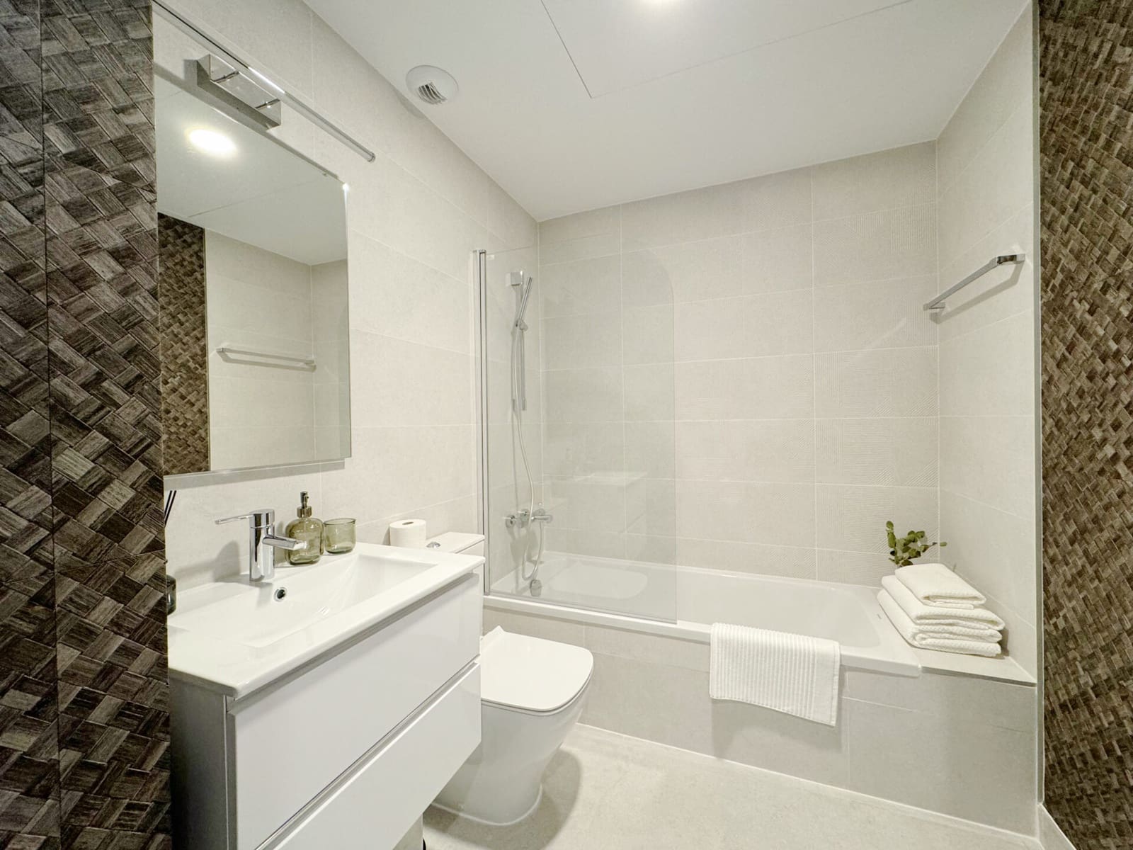 3 makuuhuone Huoneisto myytävänä paikassa Estepona mukana uima-altaan 
autotalli - 695 000 € (Ref: 8894569)