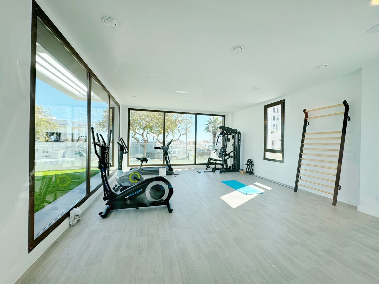 3 makuuhuone Huoneisto myytävänä paikassa Estepona mukana uima-altaan 
autotalli - 695 000 € (Ref: 8894569)