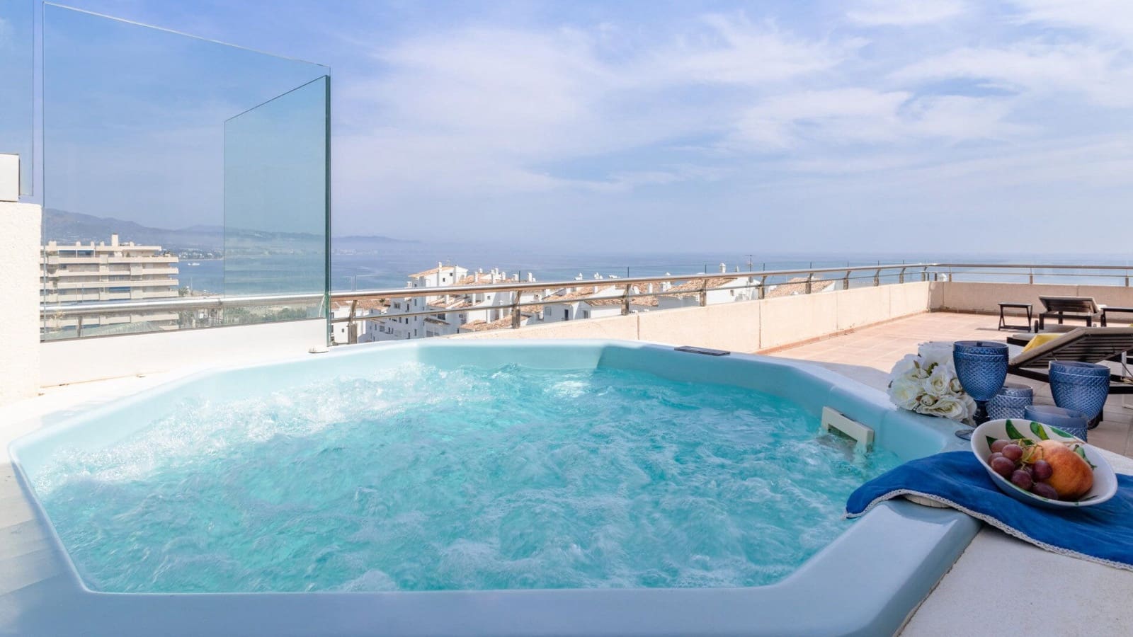 3 soveværelse Penthouse til salg i Puerto Banus med swimmingpool - € 2.300.000 (Ref: 8907274)