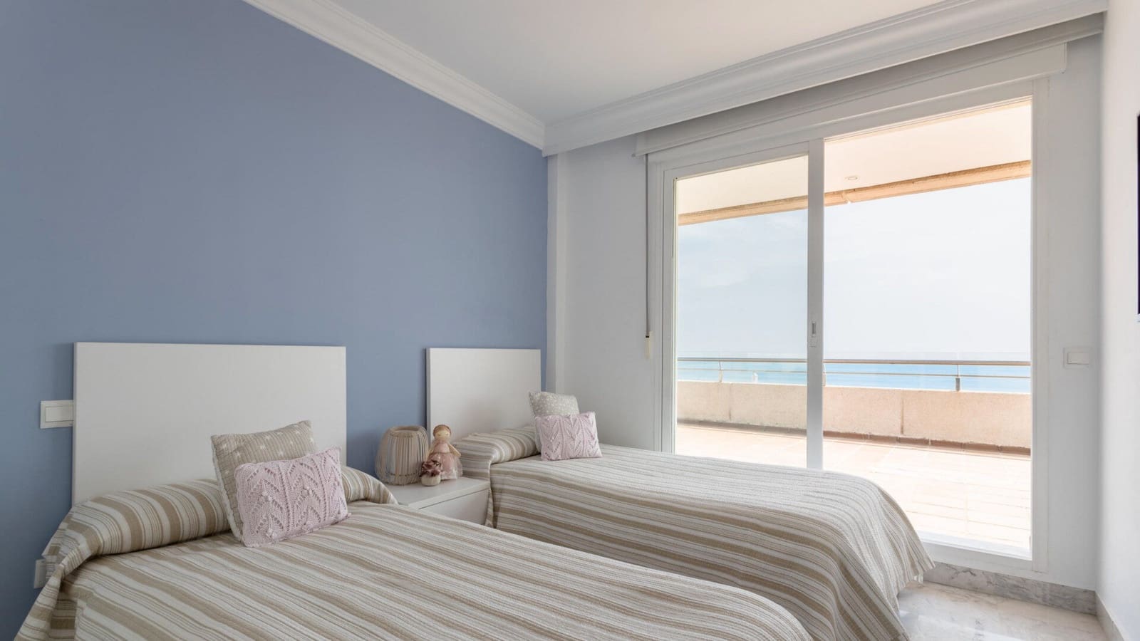 3 soveværelse Penthouse til salg i Puerto Banus med swimmingpool - € 2.300.000 (Ref: 8907274)