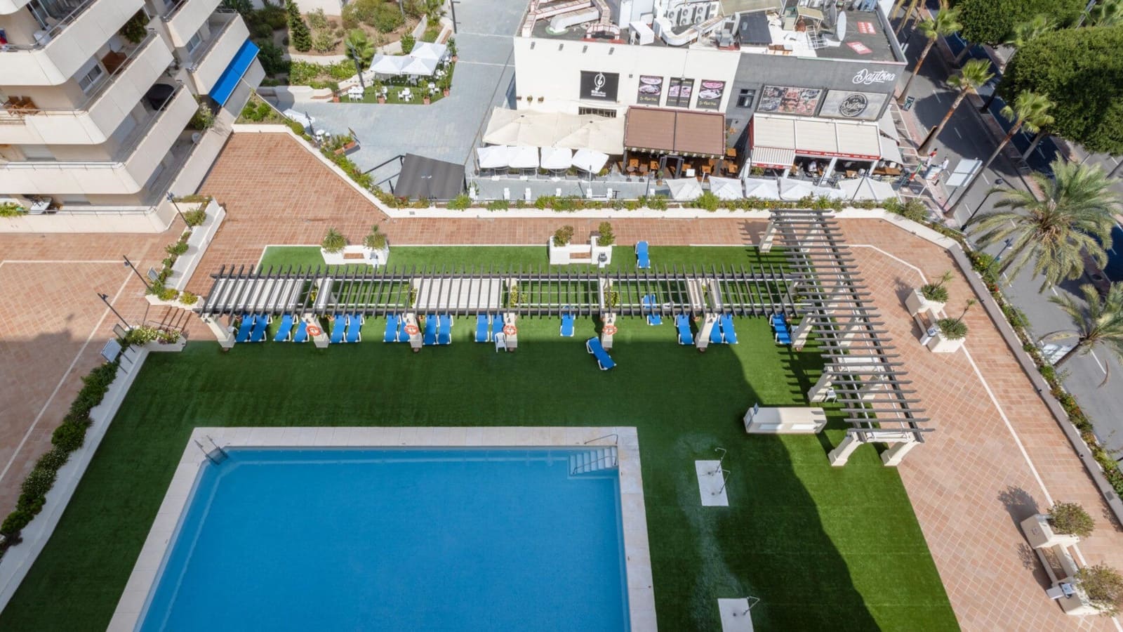 3 soveværelse Penthouse til salg i Puerto Banus med swimmingpool - € 2.300.000 (Ref: 8907274)