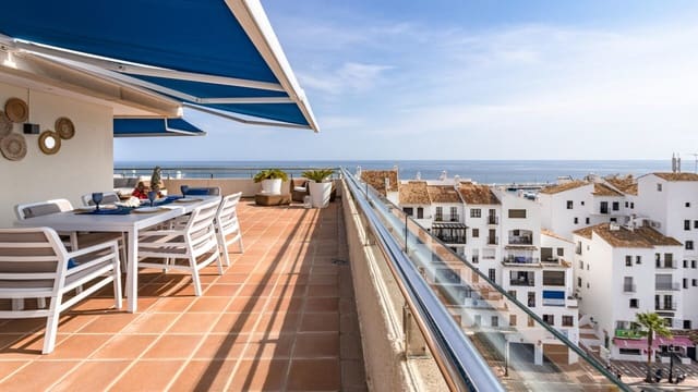 3 soveværelse Penthouse til salg i Puerto Banus, Marbella med swimmingpool - € 2.300.000 (Ref: 8907274)