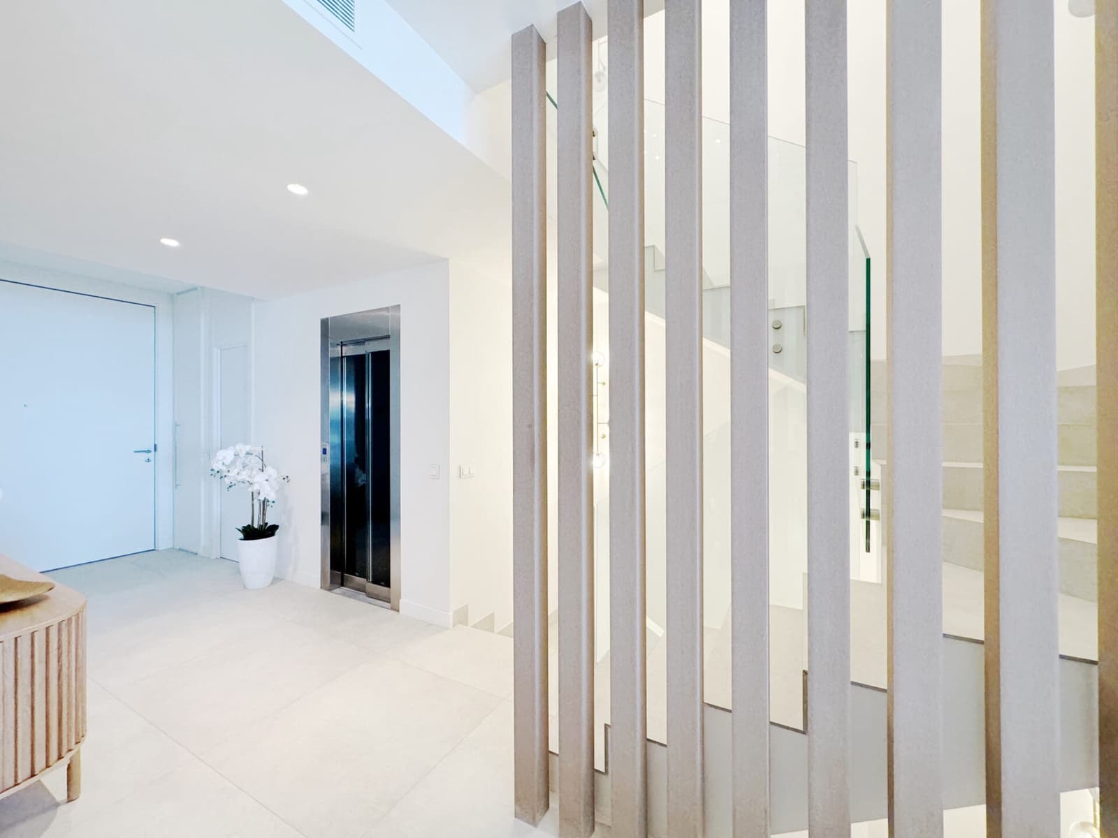 5 quarto Casa em Banda para venda em Golden Mile com piscina garagem - 3 700 000 € (Ref: 8917801)