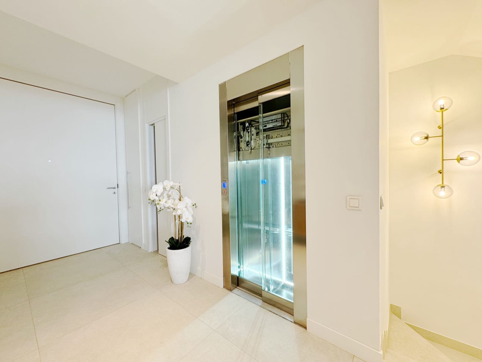 5 quarto Casa em Banda para venda em Golden Mile com piscina garagem - 3 700 000 € (Ref: 8917801)