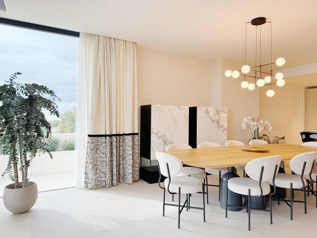 5 makuuhuone Omakotitalo myytävänä paikassa Sierra Blanca, Marbella mukana uima-altaan 
autotalli - 3 700 000 € (Ref: 8917801)