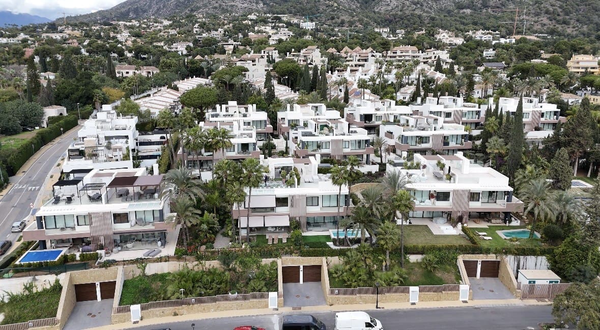 5 quarto Casa em Banda para venda em Golden Mile com piscina garagem - 3 700 000 € (Ref: 8917801)