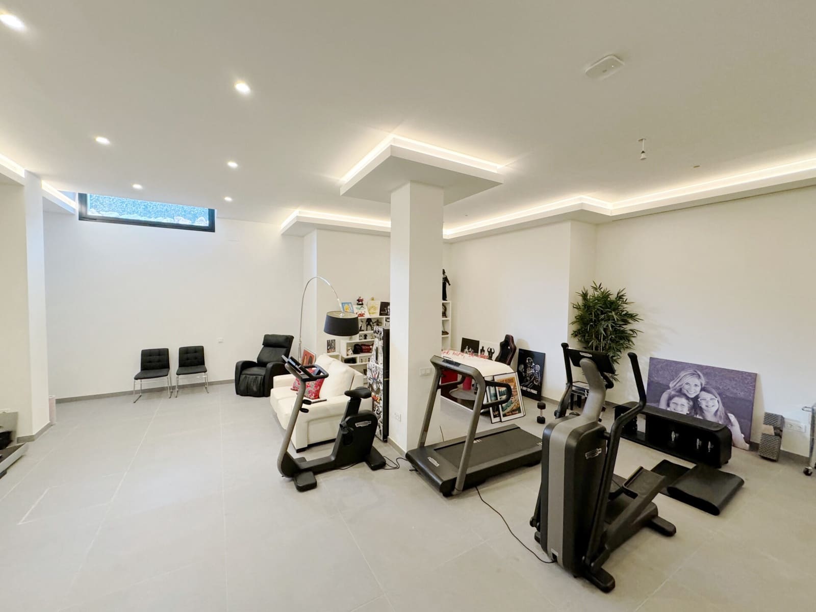 5 quarto Casa em Banda para venda em Golden Mile com piscina garagem - 3 700 000 € (Ref: 8917801)