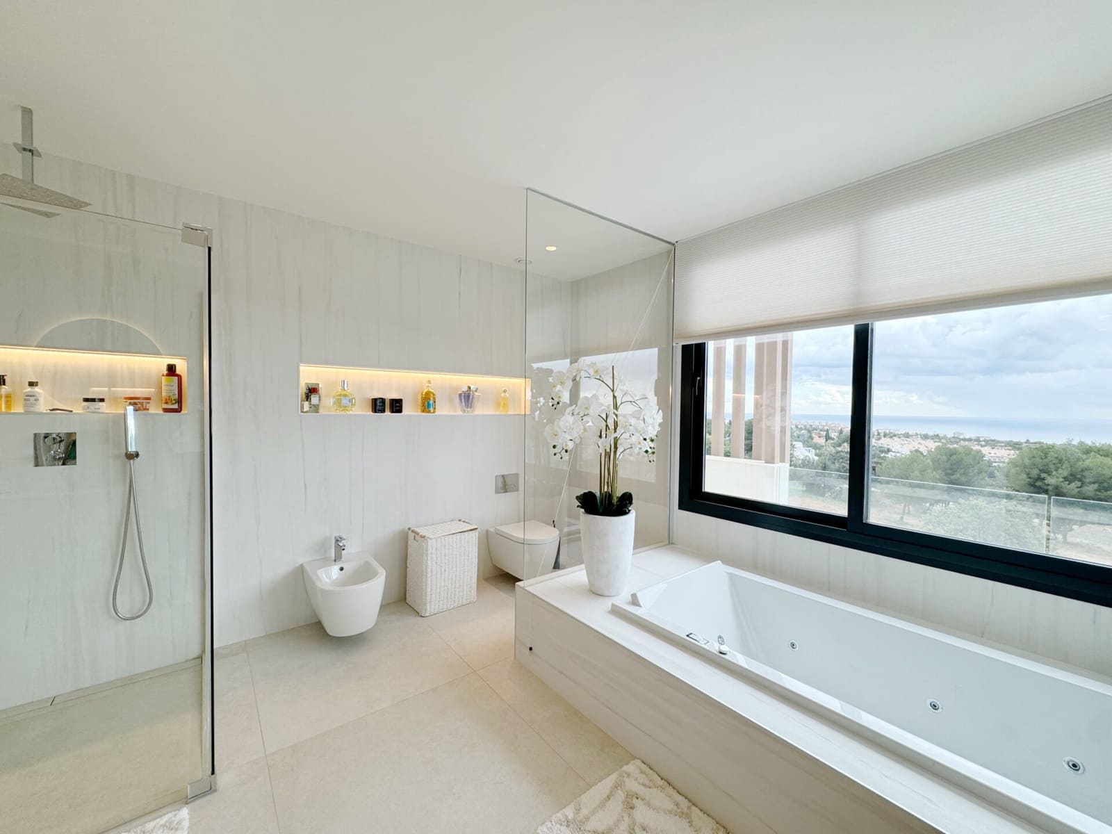 5 quarto Casa em Banda para venda em Golden Mile com piscina garagem - 3 700 000 € (Ref: 8917801)