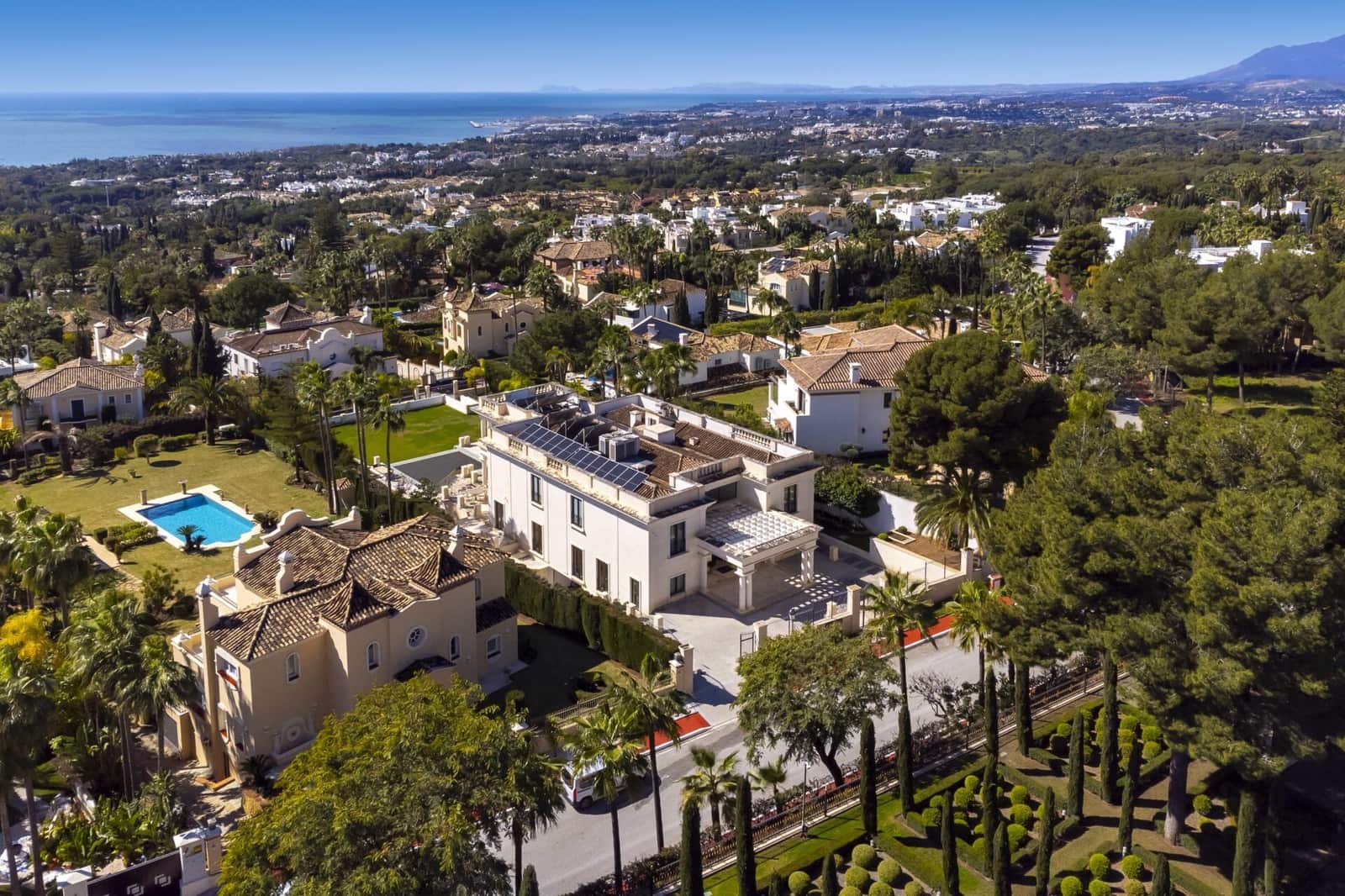 8 quarto Moradia para venda em Golden Mile com piscina garagem - 11 950 000 € (Ref: 8926206)