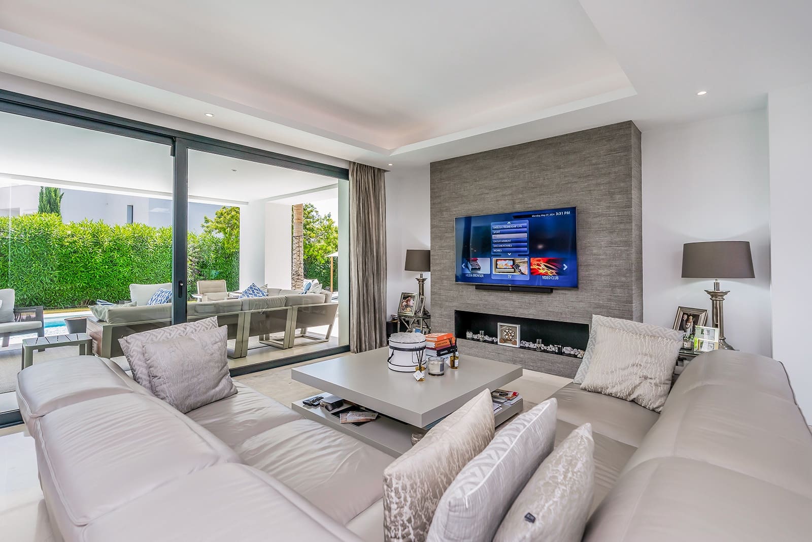 5 soverom Villa til salgs i El Paraiso med svømmebasseng garasje - € 1 995 000 (Ref: 8926209)