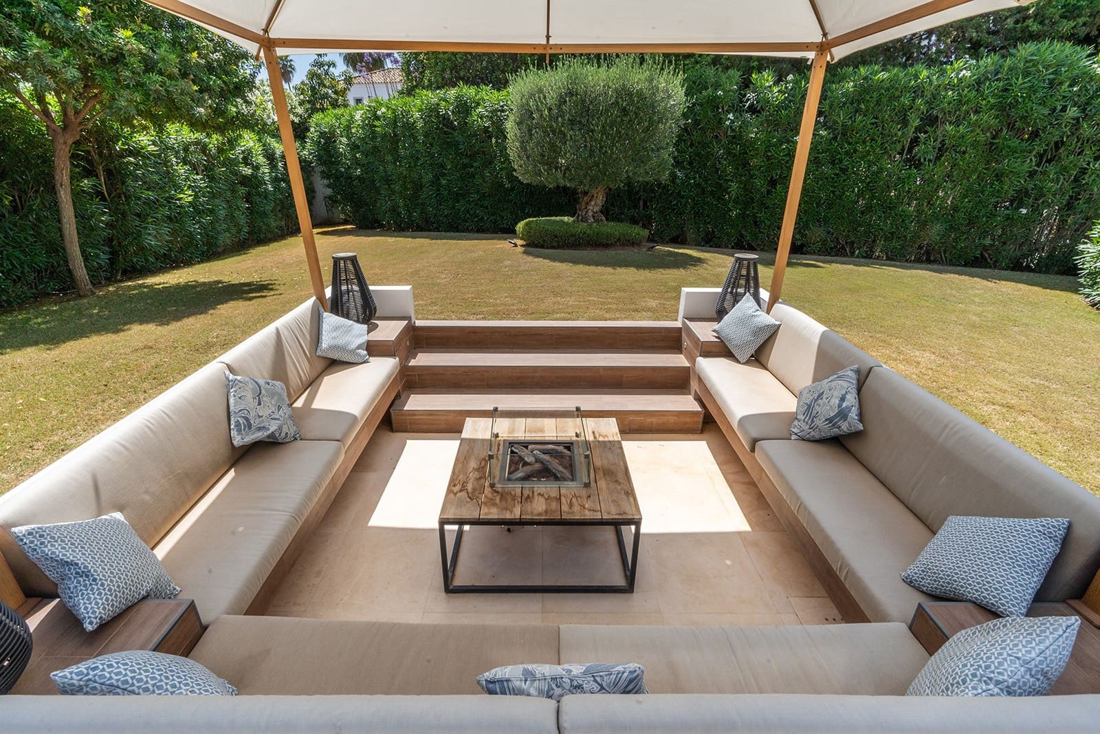 5 soverom Villa til salgs i El Paraiso med svømmebasseng garasje - € 1 995 000 (Ref: 8926209)