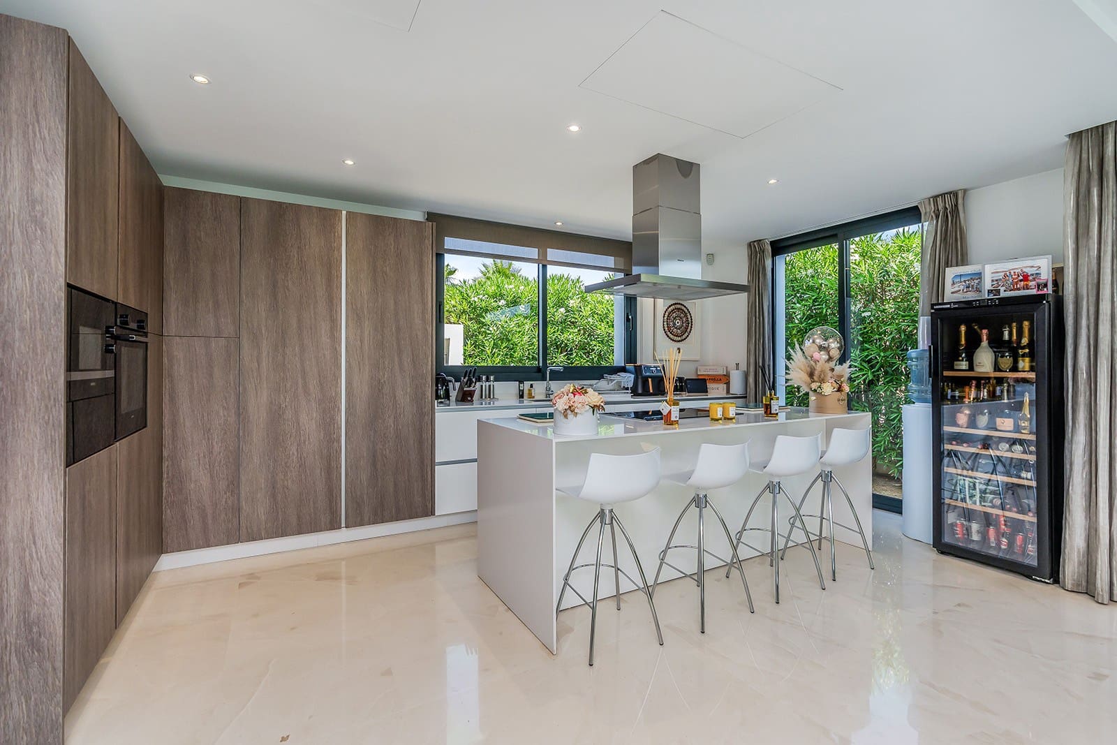 5 soverom Villa til salgs i El Paraiso med svømmebasseng garasje - € 1 995 000 (Ref: 8926209)