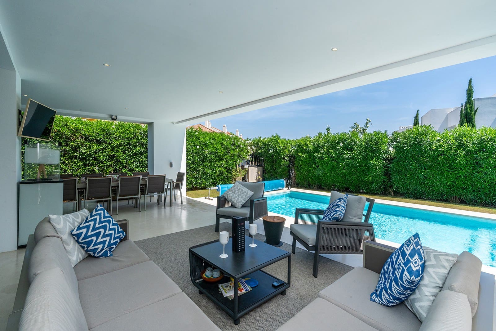 5 soverom Villa til salgs i El Paraiso med svømmebasseng garasje - € 1 995 000 (Ref: 8926209)