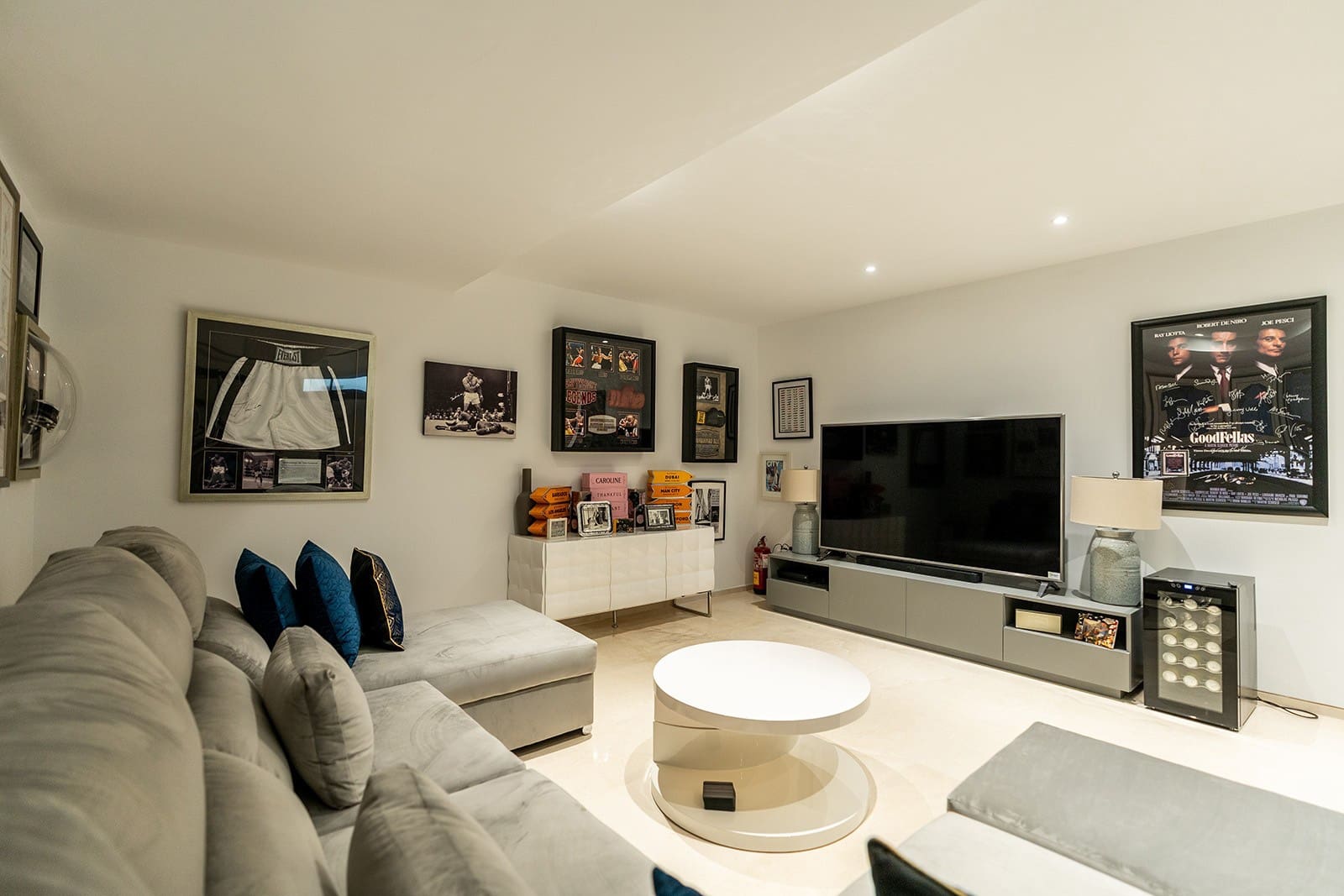 5 soverom Villa til salgs i El Paraiso med svømmebasseng garasje - € 1 995 000 (Ref: 8926209)