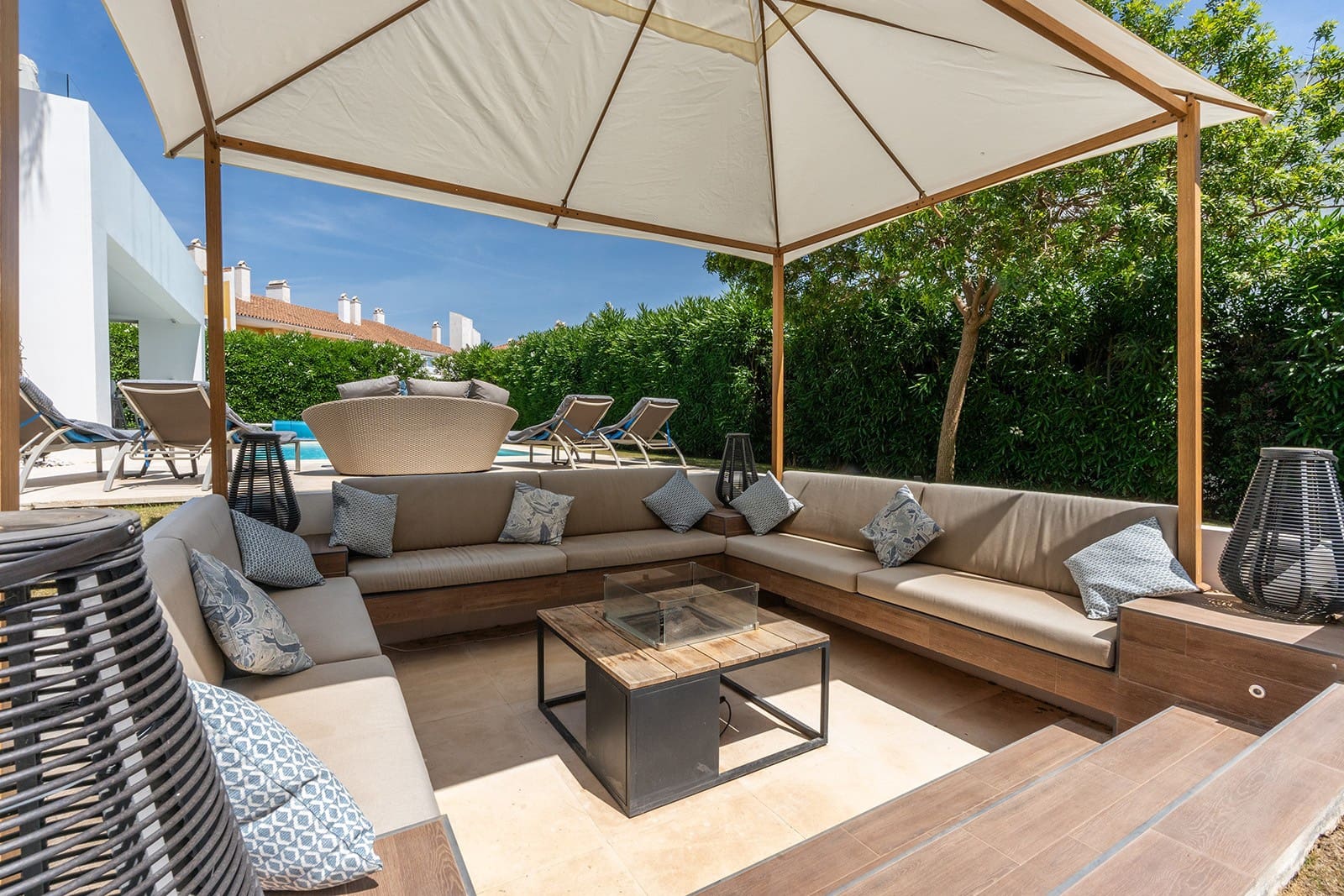 5 soverom Villa til salgs i El Paraiso med svømmebasseng garasje - € 1 995 000 (Ref: 8926209)