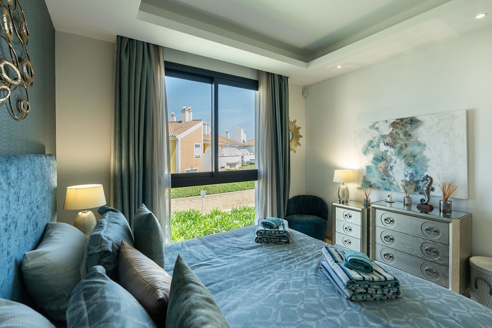 5 soverom Villa til salgs i El Paraiso med svømmebasseng garasje - € 1 995 000 (Ref: 8926209)