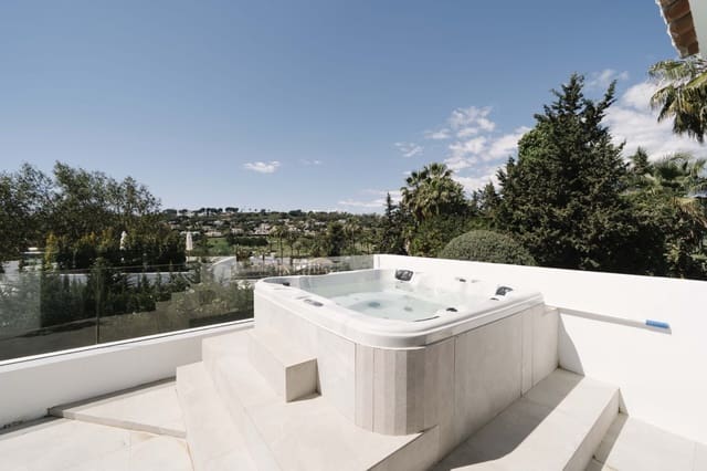 5 slaapkamer Villa te koop in Nueva Andalucia, Marbella met zwembad garage - € 3.495.000 (Ref: 8926210)