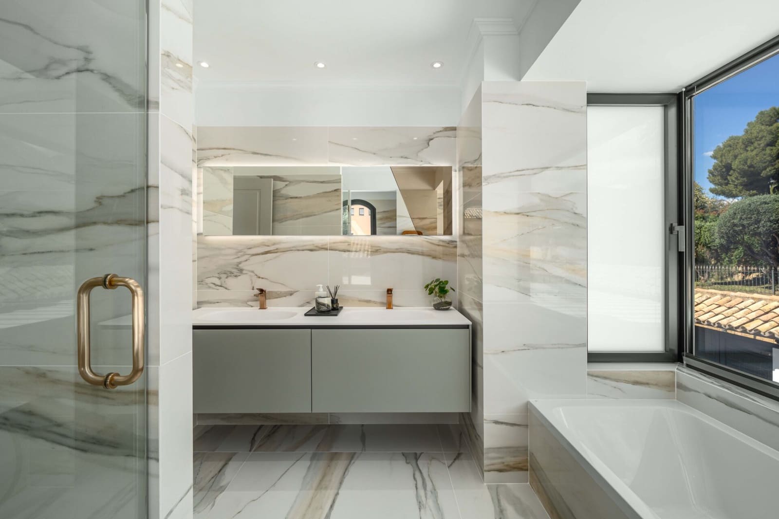 5 sypialnia Willa na sprzedaż w Golden Mile z basenem garażem - 7 550 000 € (Ref: 8926211)