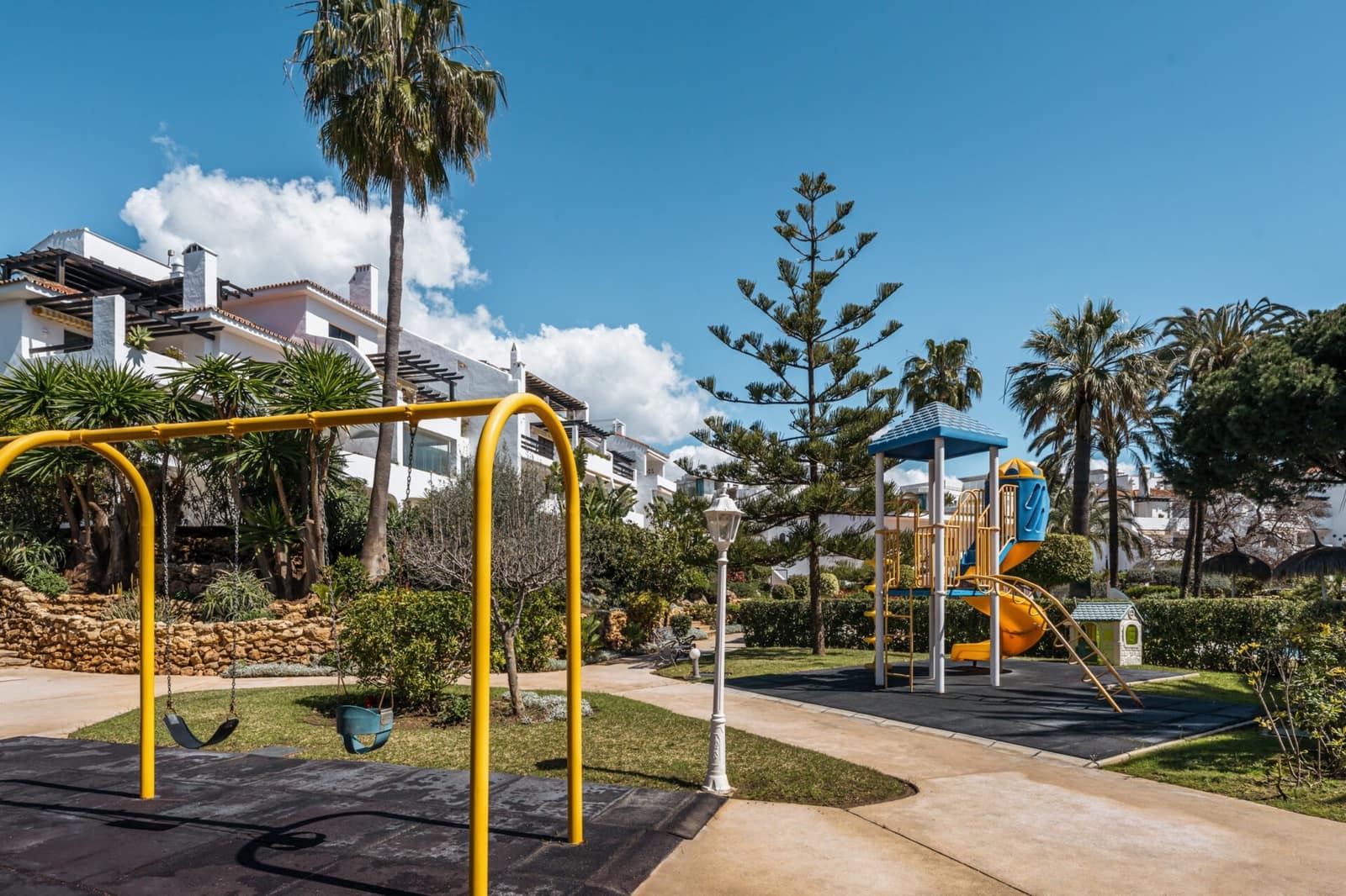 3 bedroom Apartment for sale in Golden Mile with pool garage - € 2,750,000 (Ref: 8932089)