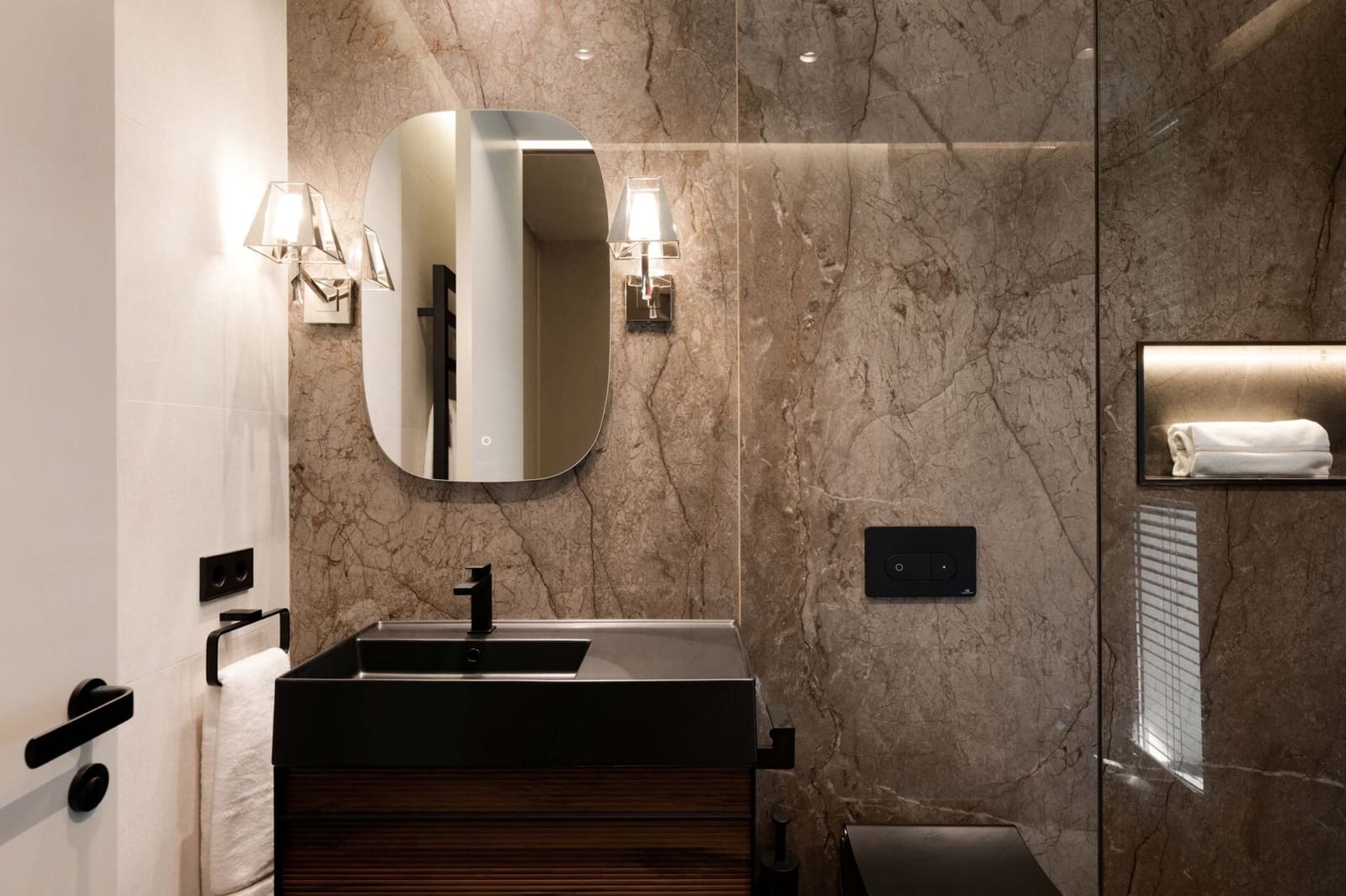 5 soverom Villa til salgs i Golden Mile med svømmebasseng garasje - € 11 900 000 (Ref: 8935041)