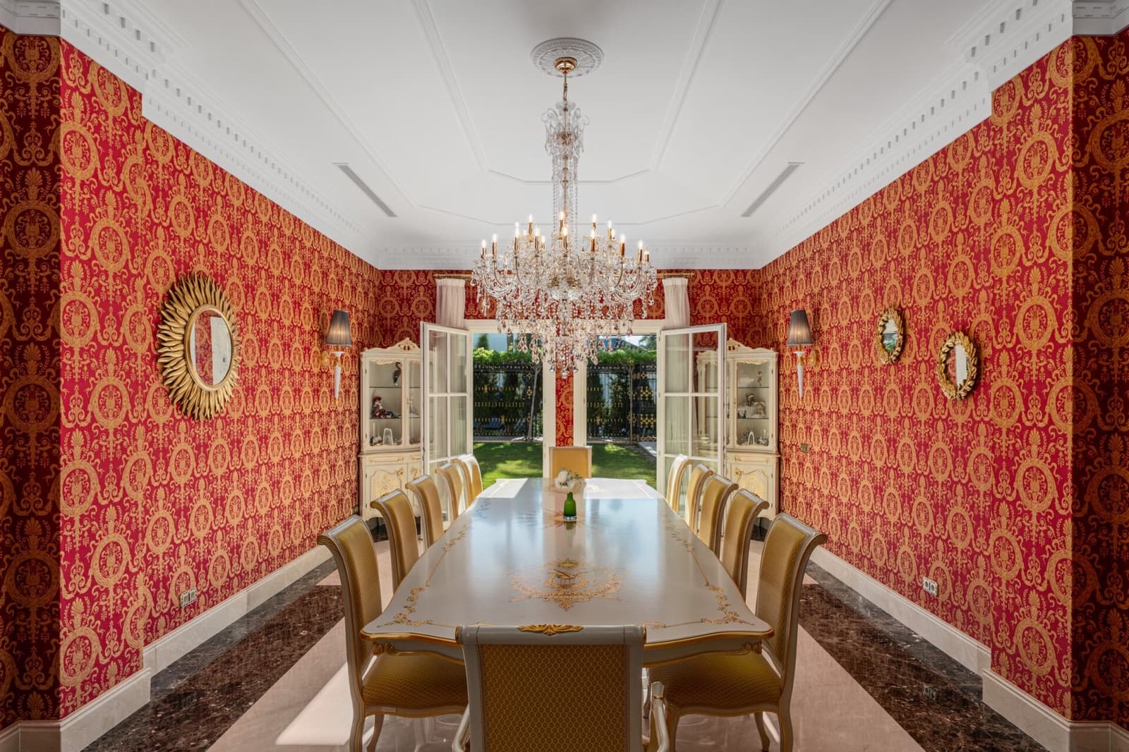 7 sypialnia Willa na sprzedaż w Golden Mile z basenem garażem - 13 000 000 € (Ref: 8937012)