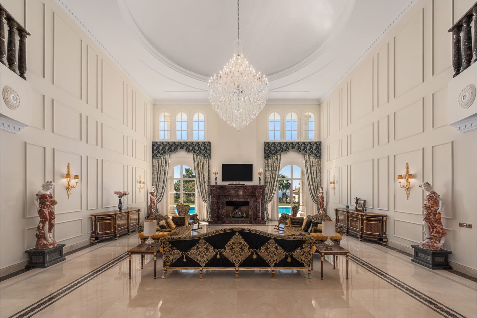 7 sypialnia Willa na sprzedaż w Golden Mile z basenem garażem - 13 000 000 € (Ref: 8937012)