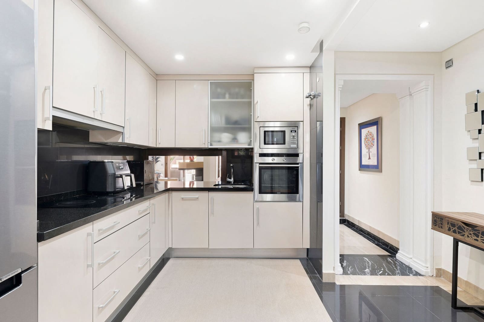 4 bedroom Penthouse for sale in Estepona with pool garage - € 1,195,000 (Ref: 8950612)