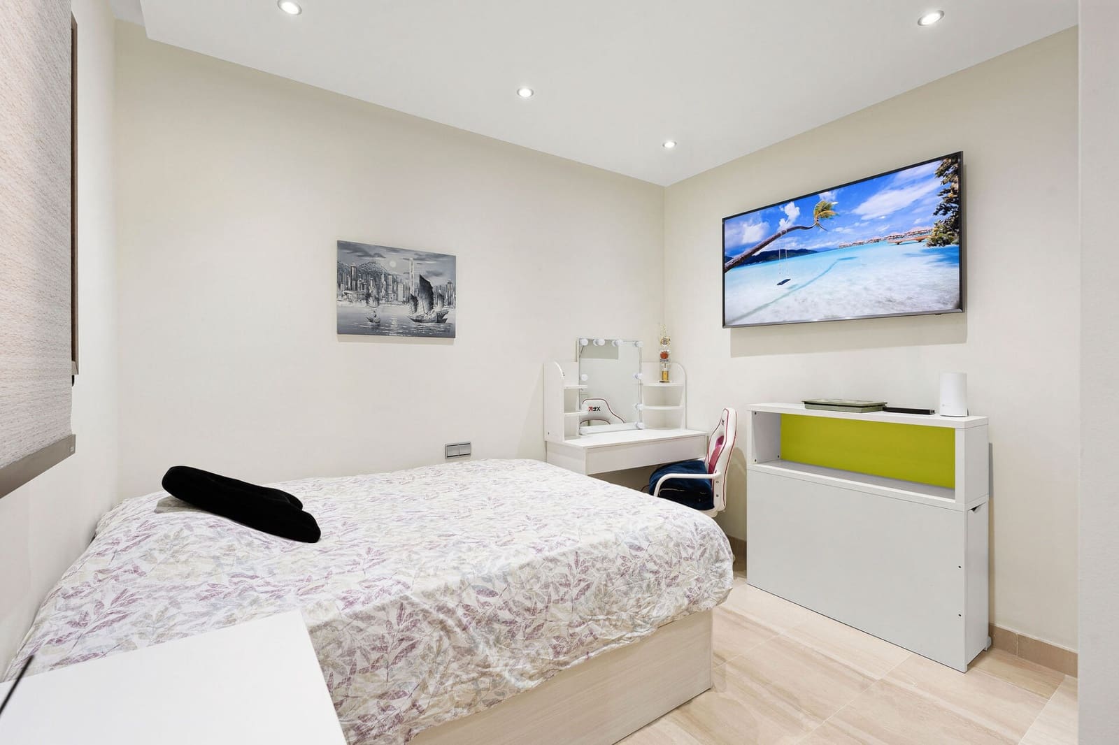 4 bedroom Penthouse for sale in Estepona with pool garage - € 1,195,000 (Ref: 8950612)