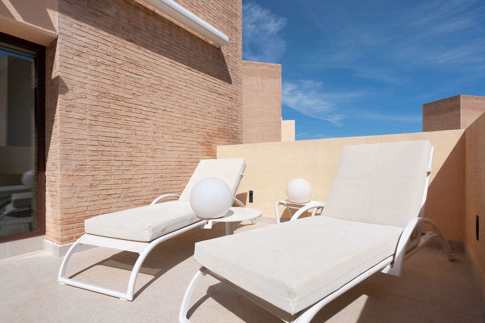 4 bedroom Penthouse for sale in Estepona with pool garage - € 1,195,000 (Ref: 8950612)