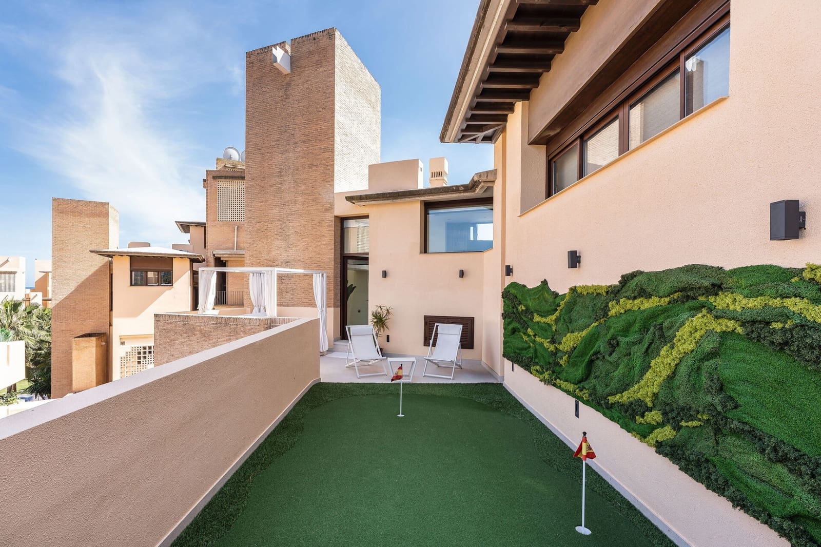 4 bedroom Penthouse for sale in Estepona with pool garage - € 1,195,000 (Ref: 8950612)