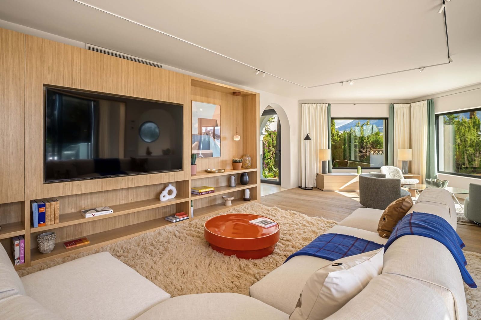 4 soveværelse Villa til salg i Nueva Andalucia med swimmingpool - € 3.100.000 (Ref: 8950613)