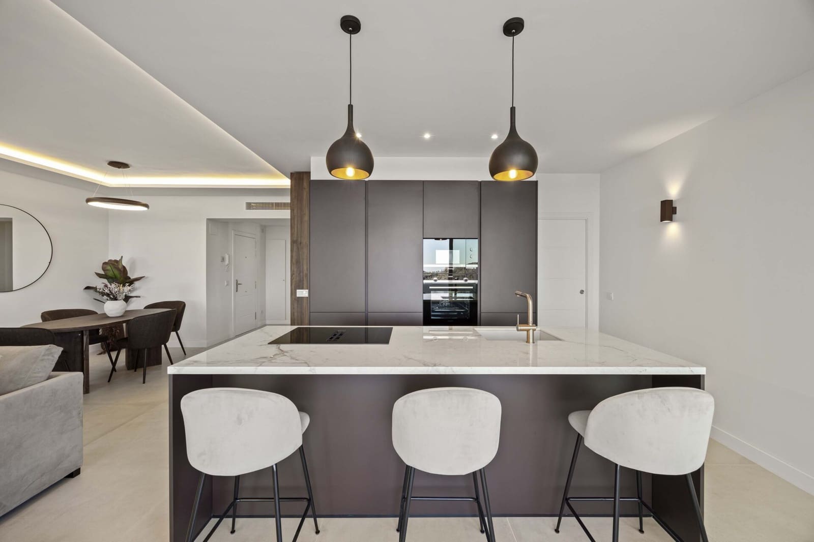 3 bedroom Apartment for sale in La Quinta - € 890,000 (Ref: 8972045)