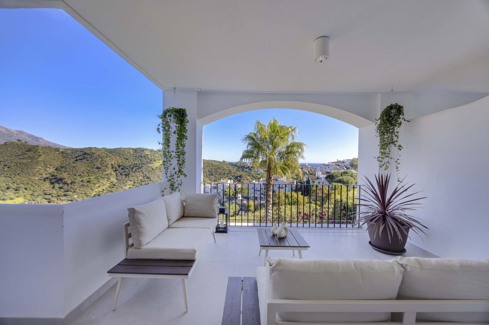 3 bedroom Apartment for sale in La Quinta - € 890,000 (Ref: 8972045)