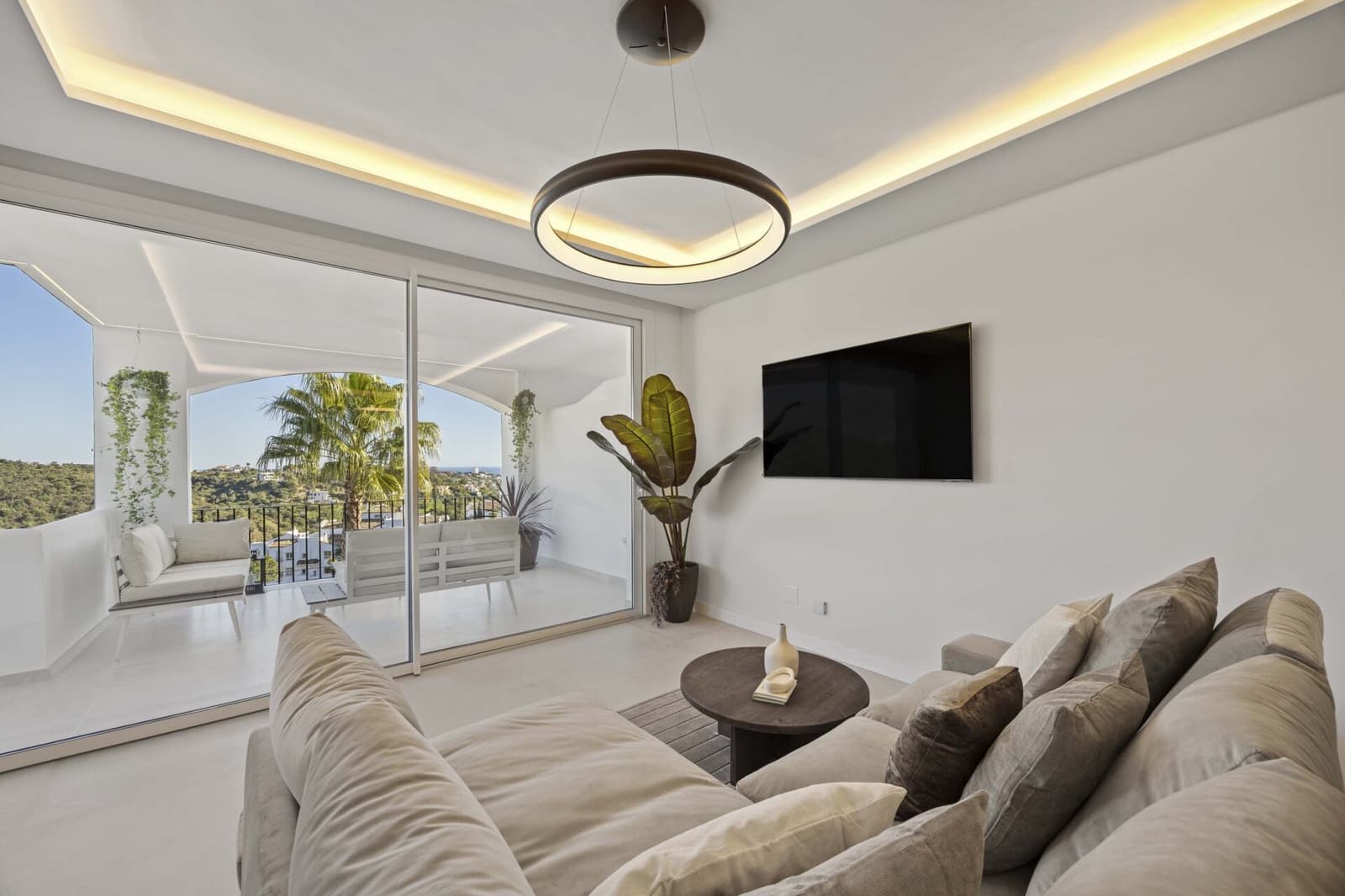 3 bedroom Apartment for sale in La Quinta - € 890,000 (Ref: 8972045)