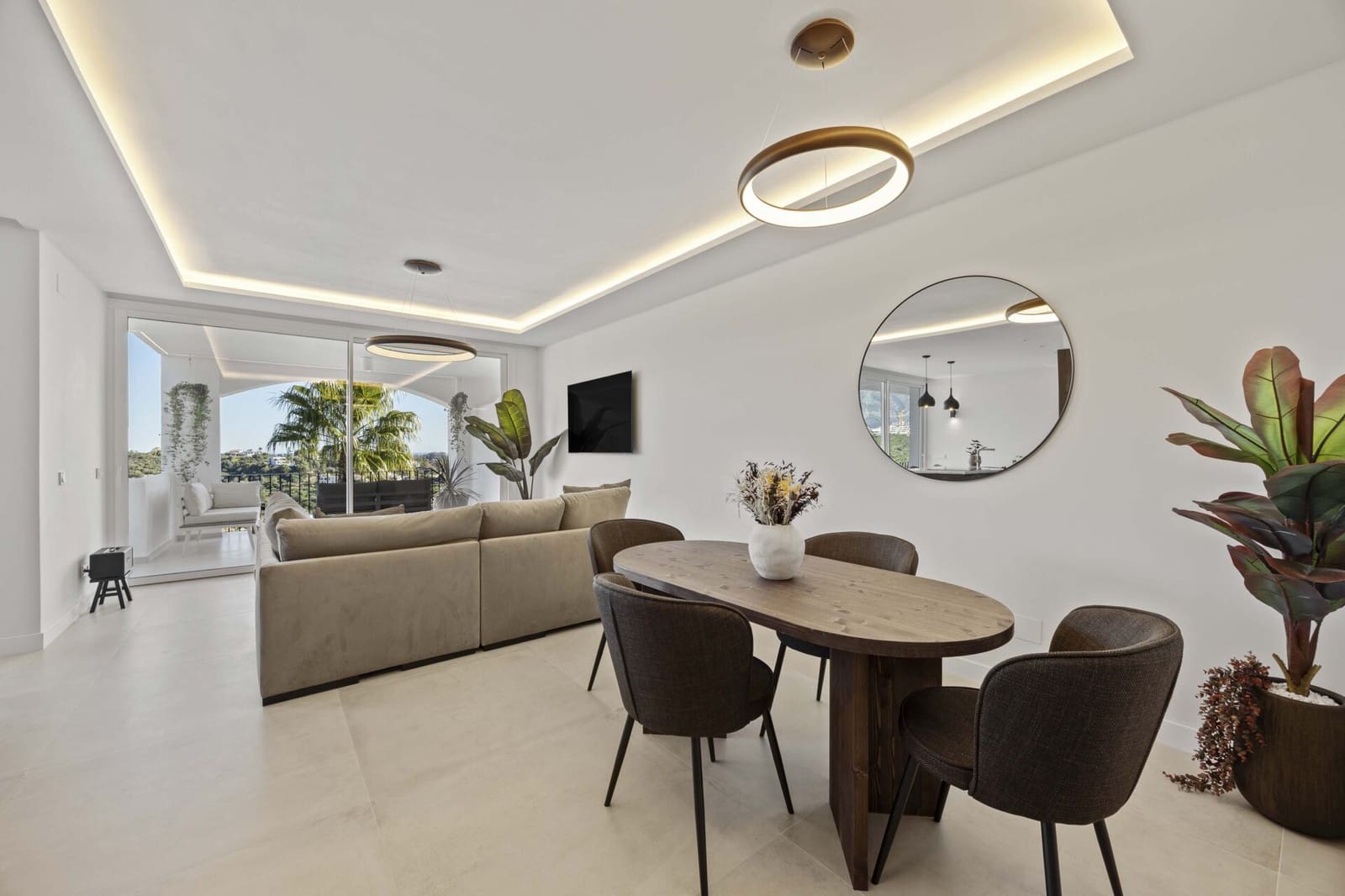 3 bedroom Apartment for sale in La Quinta - € 890,000 (Ref: 8972045)