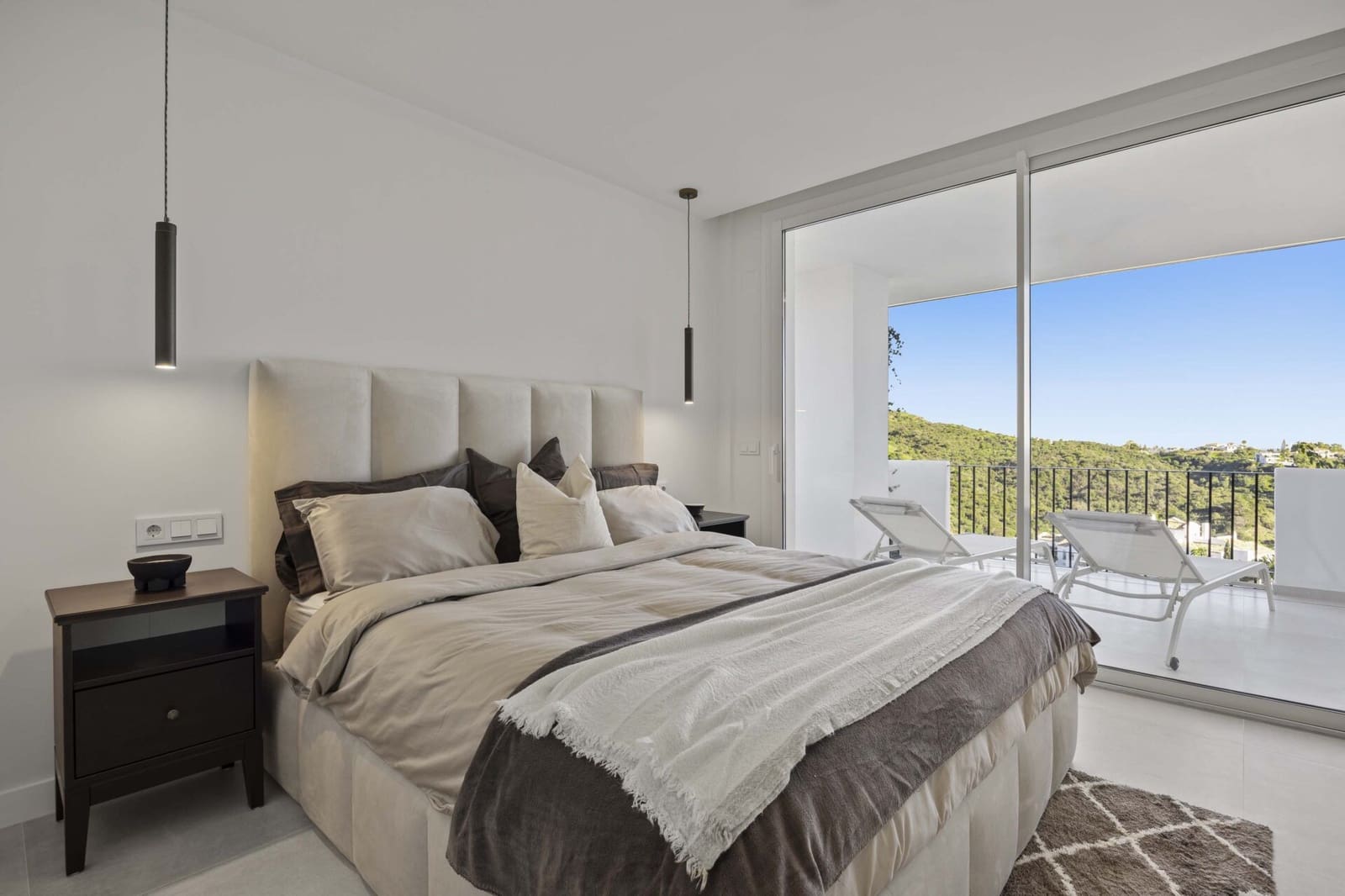 3 bedroom Apartment for sale in La Quinta - € 890,000 (Ref: 8972045)