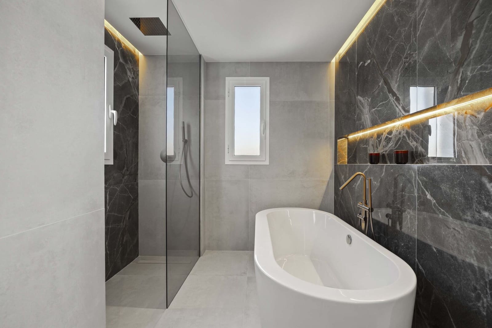 3 bedroom Apartment for sale in La Quinta - € 890,000 (Ref: 8972045)