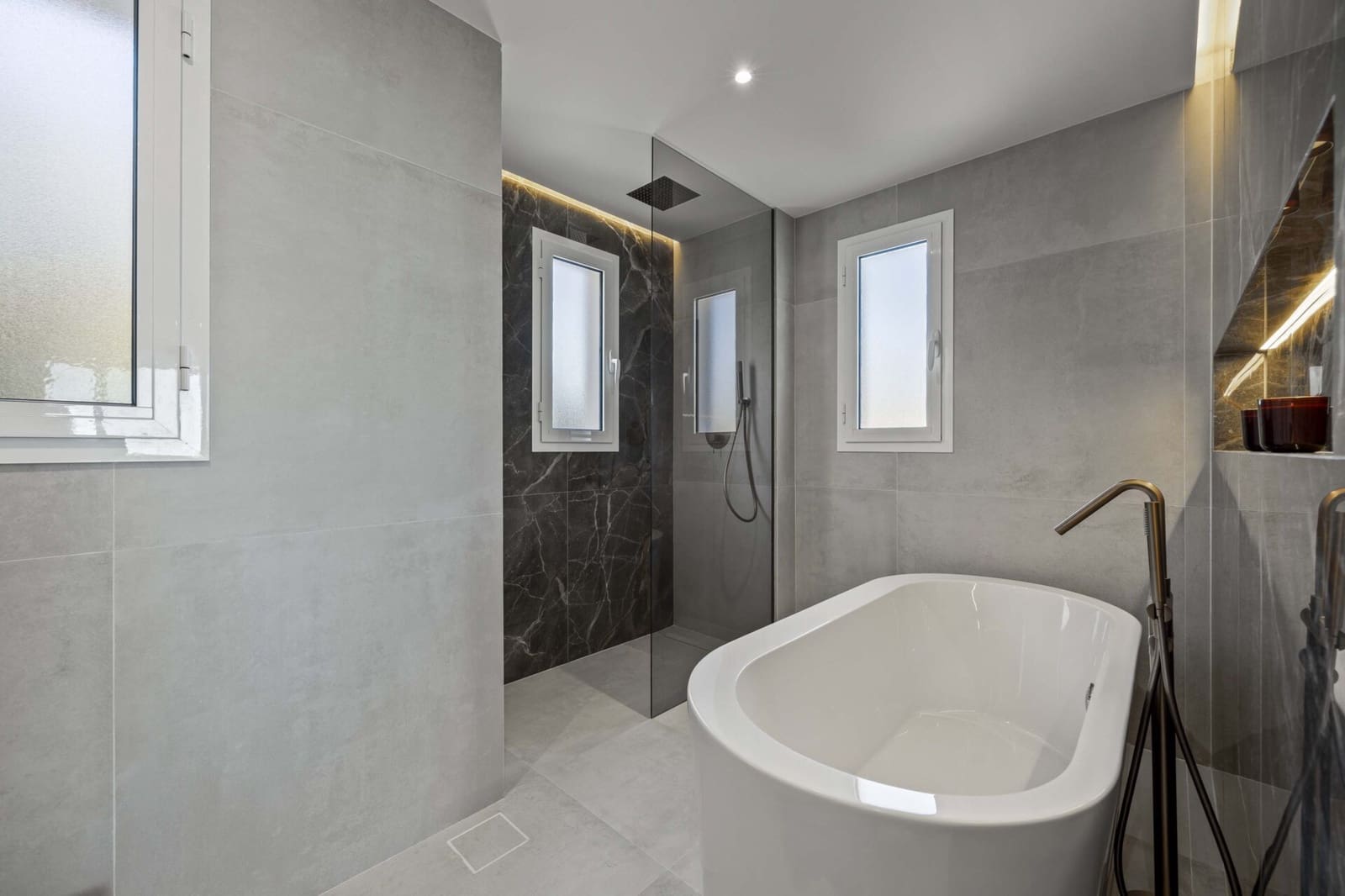 3 bedroom Apartment for sale in La Quinta - € 890,000 (Ref: 8972045)