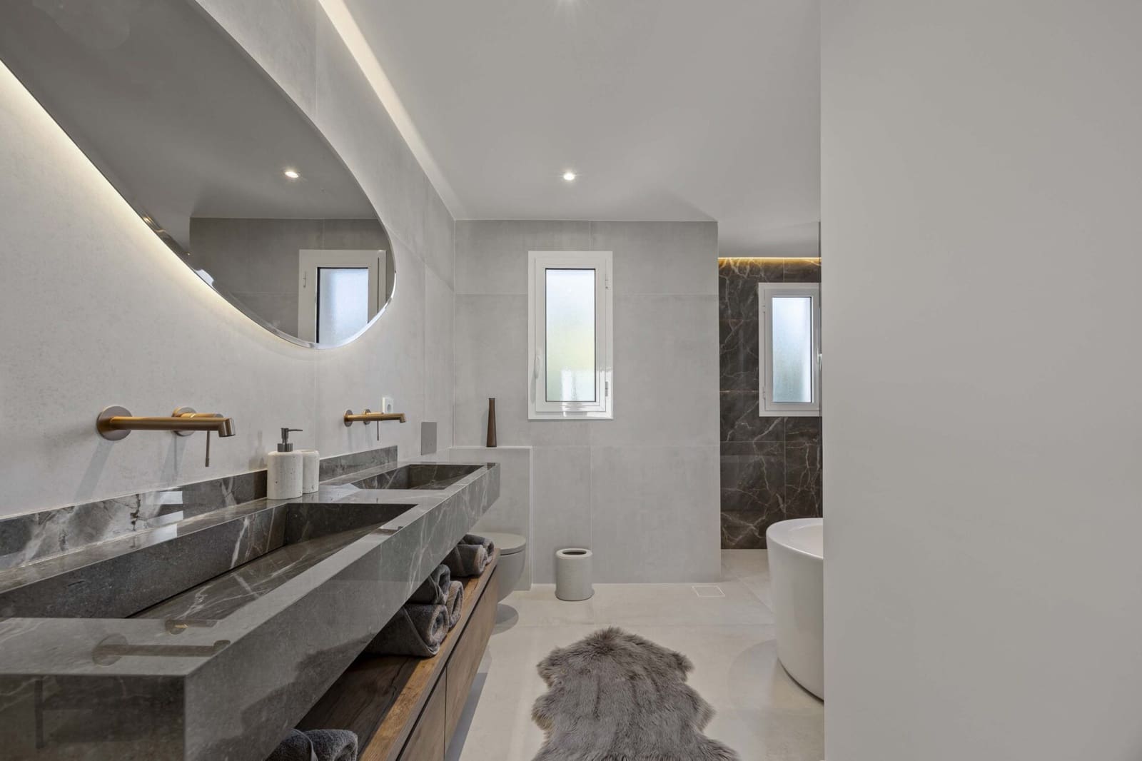 3 bedroom Apartment for sale in La Quinta - € 890,000 (Ref: 8972045)