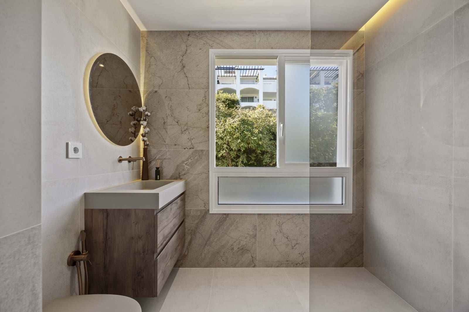 3 bedroom Apartment for sale in La Quinta - € 890,000 (Ref: 8972045)