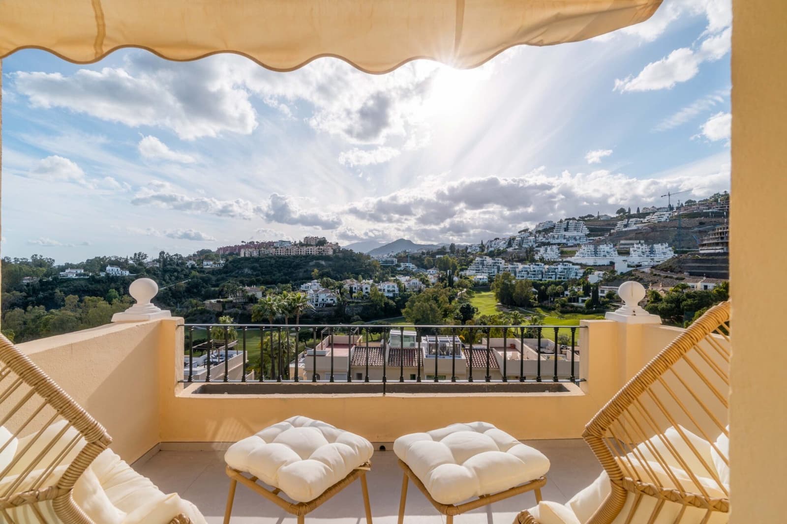 3 soveværelse Penthouse til salg i La Quinta med swimmingpool - € 1.150.000 (Ref: 8979014)