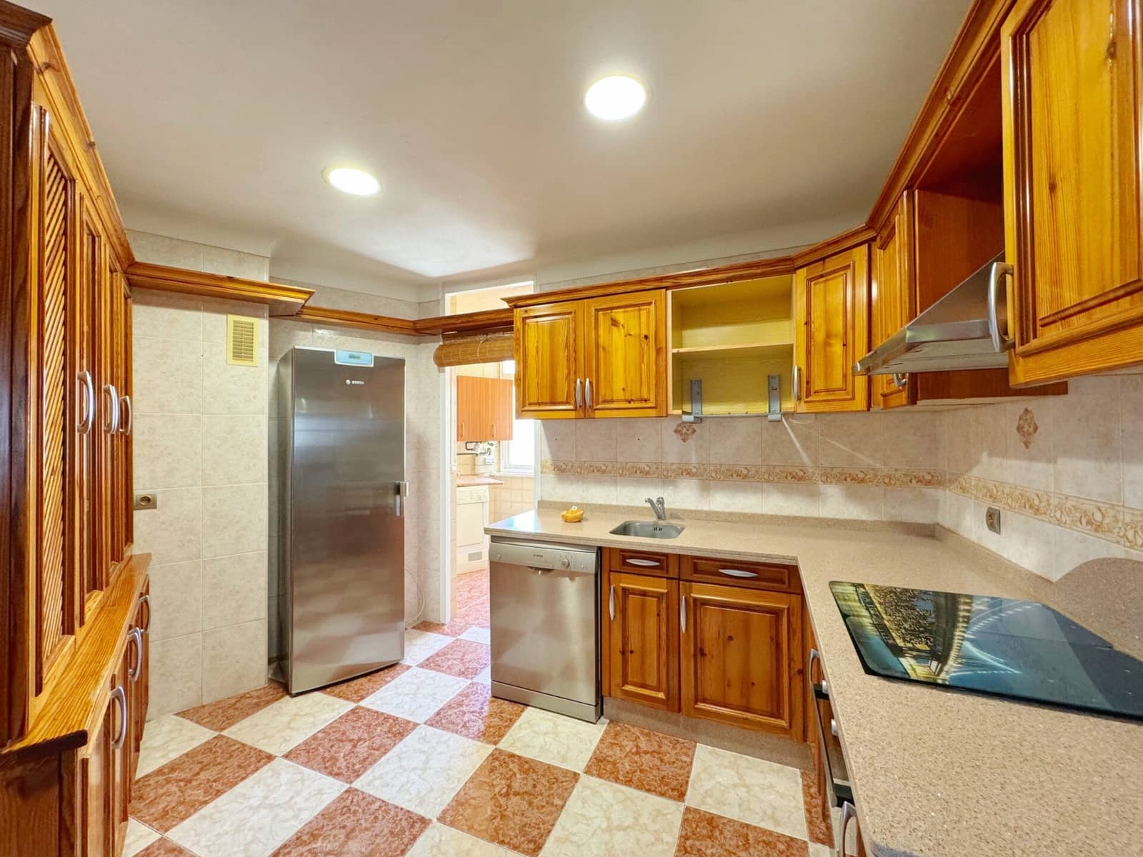 3 bedroom Apartment for sale in Estepona - € 415,000 (Ref: 8985775)